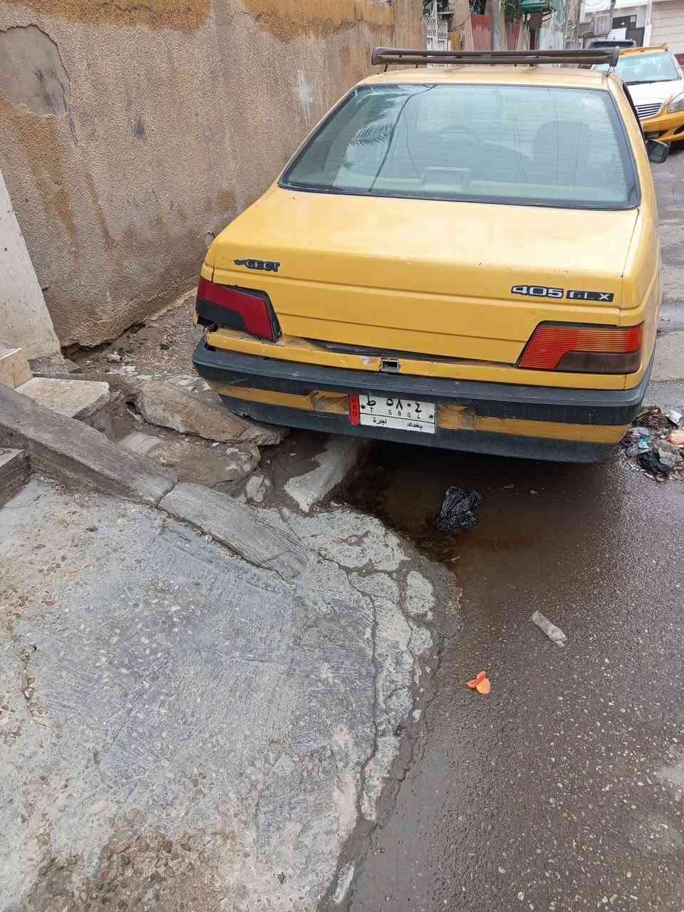 سلام عليكم عدي سياره بيجو موديل 2010مكينه صرف كير تمام تبريد تمام رقم الماني بغداد هيه غرامه مصفر وكشر شوف عينك تجي وشوفه تحويل موباشر السعر 23وبيه مجال الطيبين البكان الشعله جوادين وهاذه رقمي ***********
