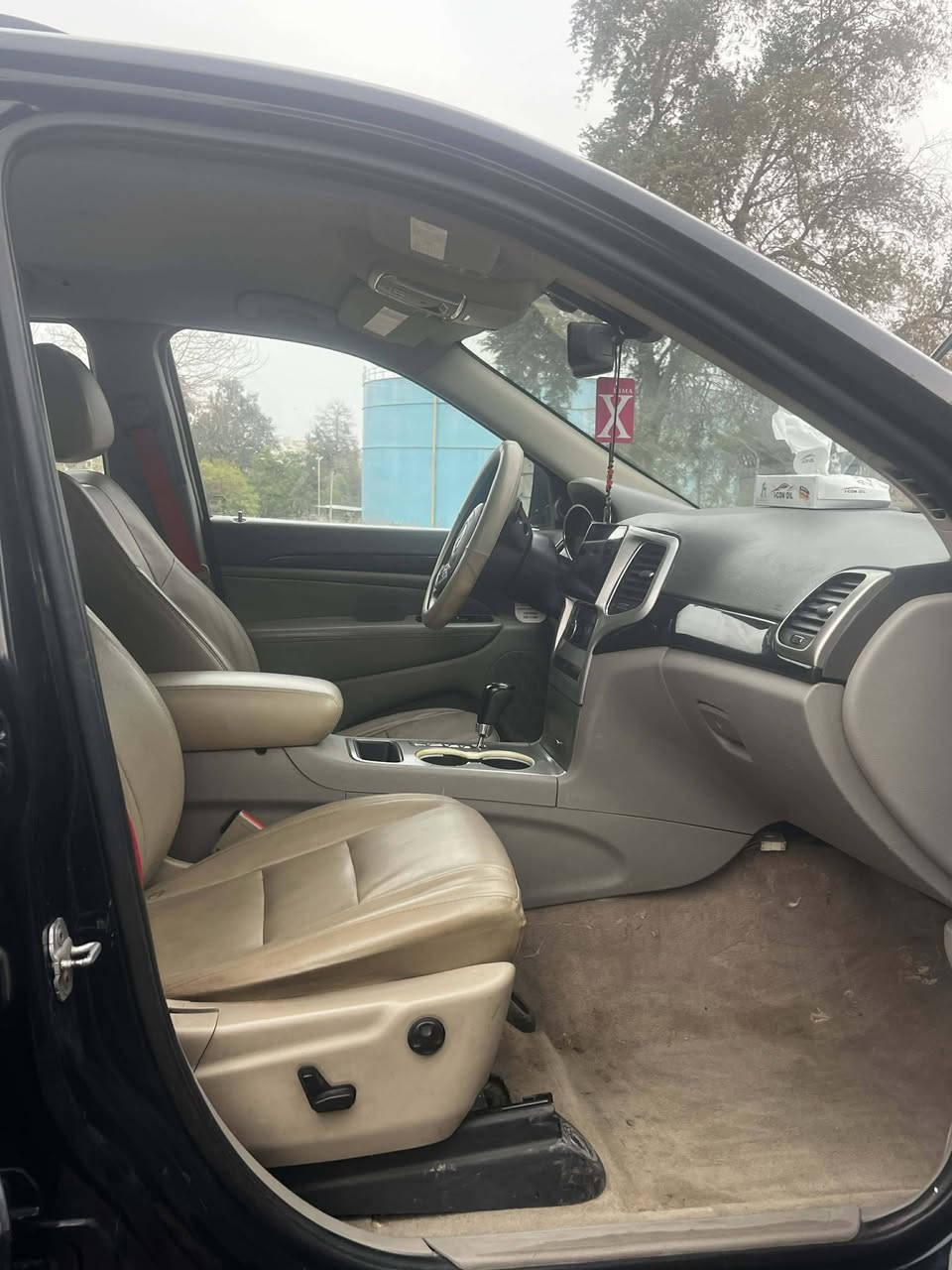 سلام عليكم جيب شيروكي موديل 11محدث العنوان سياره بغداد السعر 140وبيه مجال *********** بيه احزام صبغ
