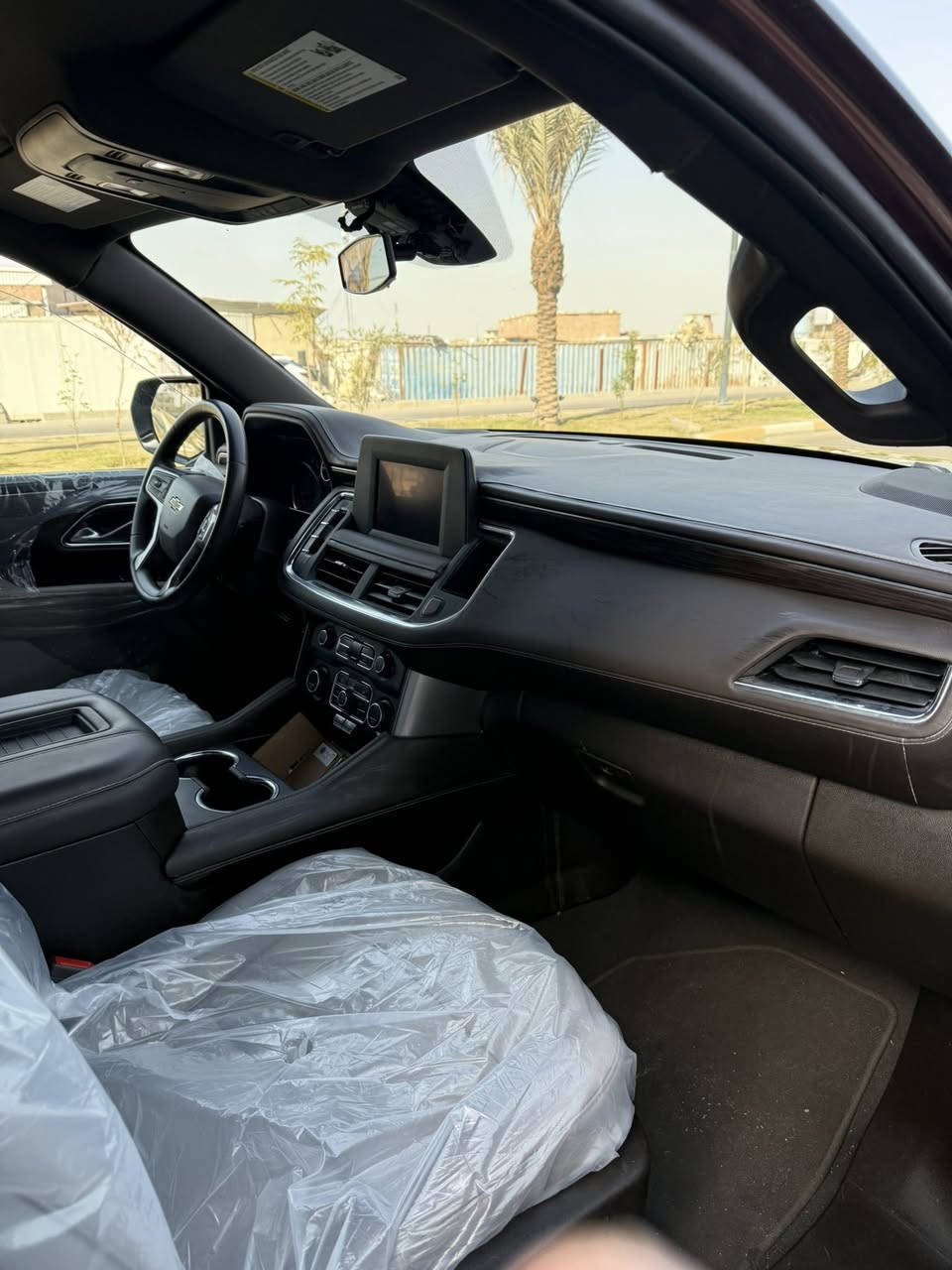 السلام عليكم
تاهو Ls

موديل ٢٠٢٣

مواصفات عاديه

(بيه حزام صبغ طخطخات 

دخول جديد حره تحويل ثاني يوم

مكانه بغداد 

سعره 345 ورقه مال بيع مع رقم 

للاستفسار 

***********
