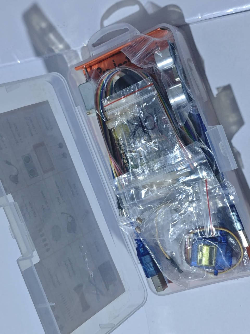 يتوفر كت اردوينو
محتويات:
1 × Arduino UNO
1 × USB Cable
1 × Pro-Ject Board GL-12
Jumper Wires
مجموعة مقاومات متنوعة
LEDs ملونة
6 × Push Buttons
أغطية أزرار ملونة
4 × LDR Light Sensors
2 × NTC Thermistors
1 × Servo Motor SG90
1 × DC Motor صغير
1 × HC-SR04 Ultrasonic Sensor
1 × بطارية 9V Clip
Pin Headers
ضمان تشغيل فقط
قفل ٢٥ الف دينار


**إذا كنت صاحب هذا الإعلان وتريد حذفه لأي سبب، رجاءا أرسل رسالة إلى الدعم الفني**