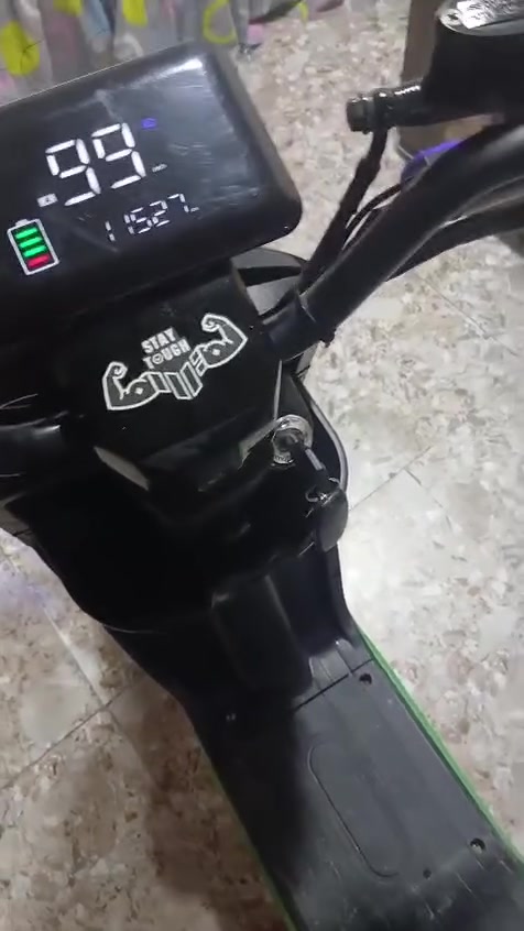 دراجه شحن للبيع سرعتها 90خمس بطايات رقم هاتف *********** واساب المكان زعفرانيه
