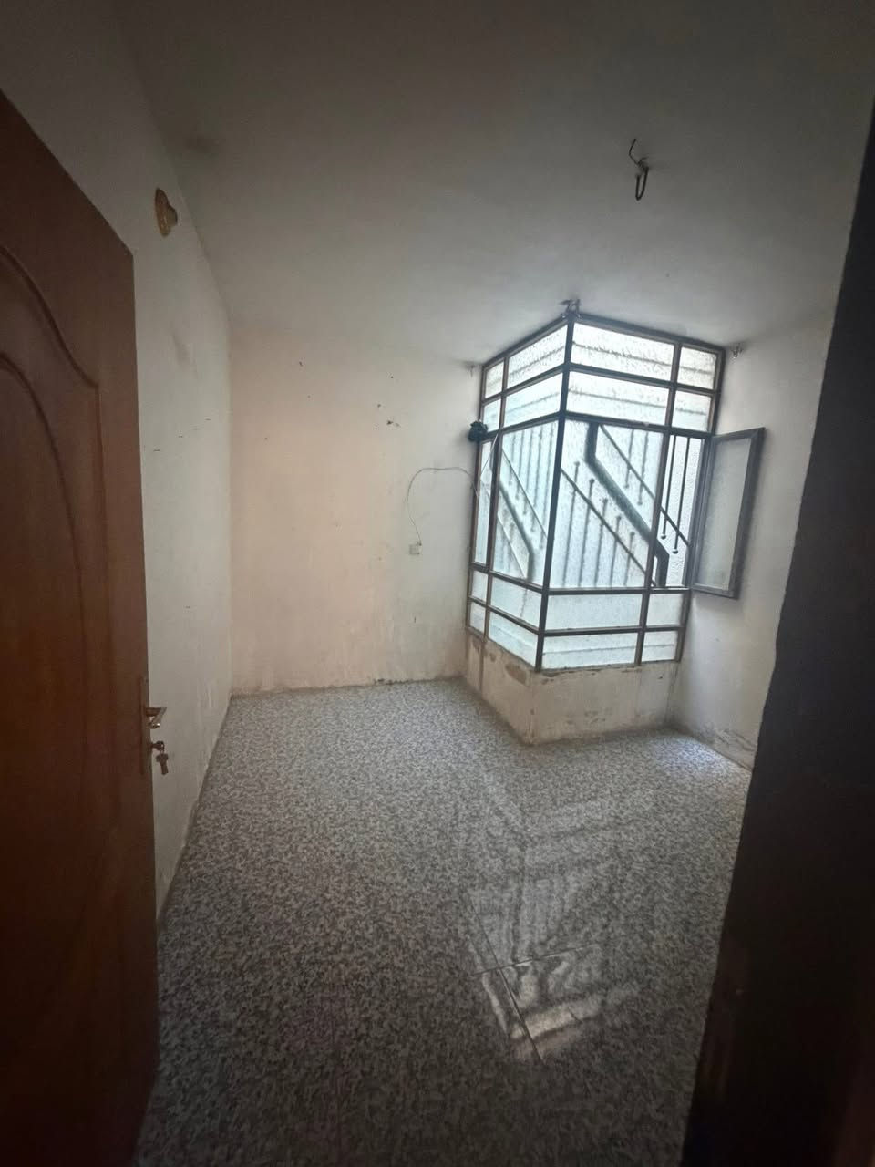 مشتمل للاجار الشعب خلف مطعم حجي عادل ٥٥ متر
استقبال وخدمات ومطبخ مع غرفتين نوم البيت 

كلش نضيف السعر ٤٠٠ قفل 

معروض بمكتب الكناني ***********
