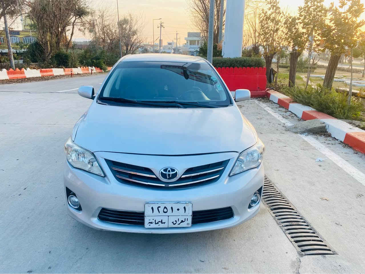 كرؤلامؤديل 2010
مه كينه گه وره 
گيرومه كينه به شه رت
سه ياره كه جوانوپاك ماوه ته وه كال بونه وه ي نيه
٣پاره چه بؤياخي هه يه
به بي ئه وه ي ناوي گرت بي
پيشو پشتي كه پسه 
ته حويلو خرامه به شه رت
نرخي خوار بازار
بؤنرخ كؤ منت بكه دي بؤت
***********
*********** رانية, السليمانية
