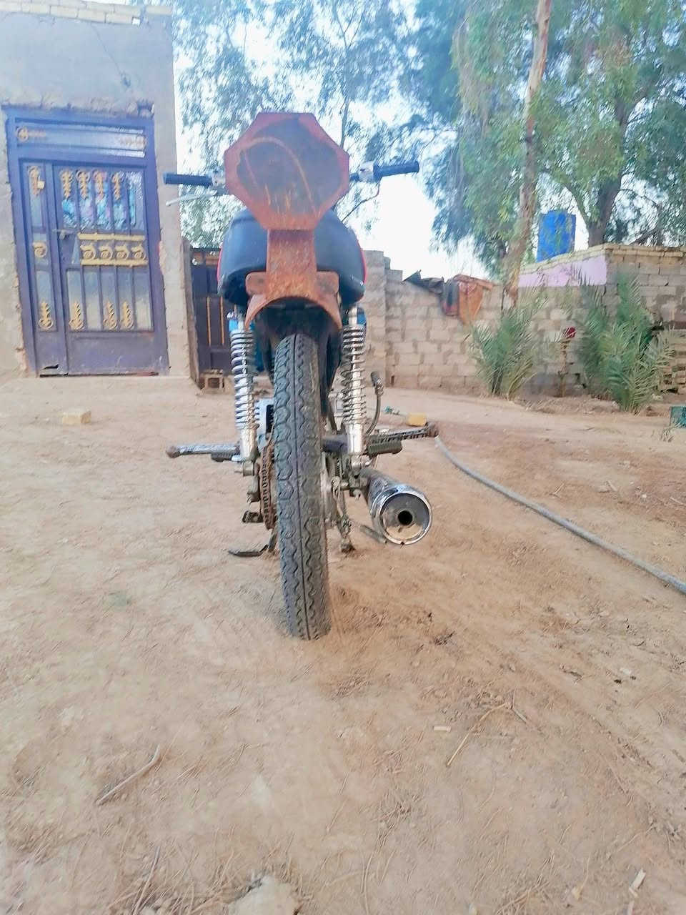 السلام عليكم   دراجه لبيع  تعميره 26  الصلي ما بيه برخي تجاري   مكينه انتنس شاصي 13 بدون تحوير شاصي  بلاد مكفول وراق صولي السعر خاص ***********رقم
