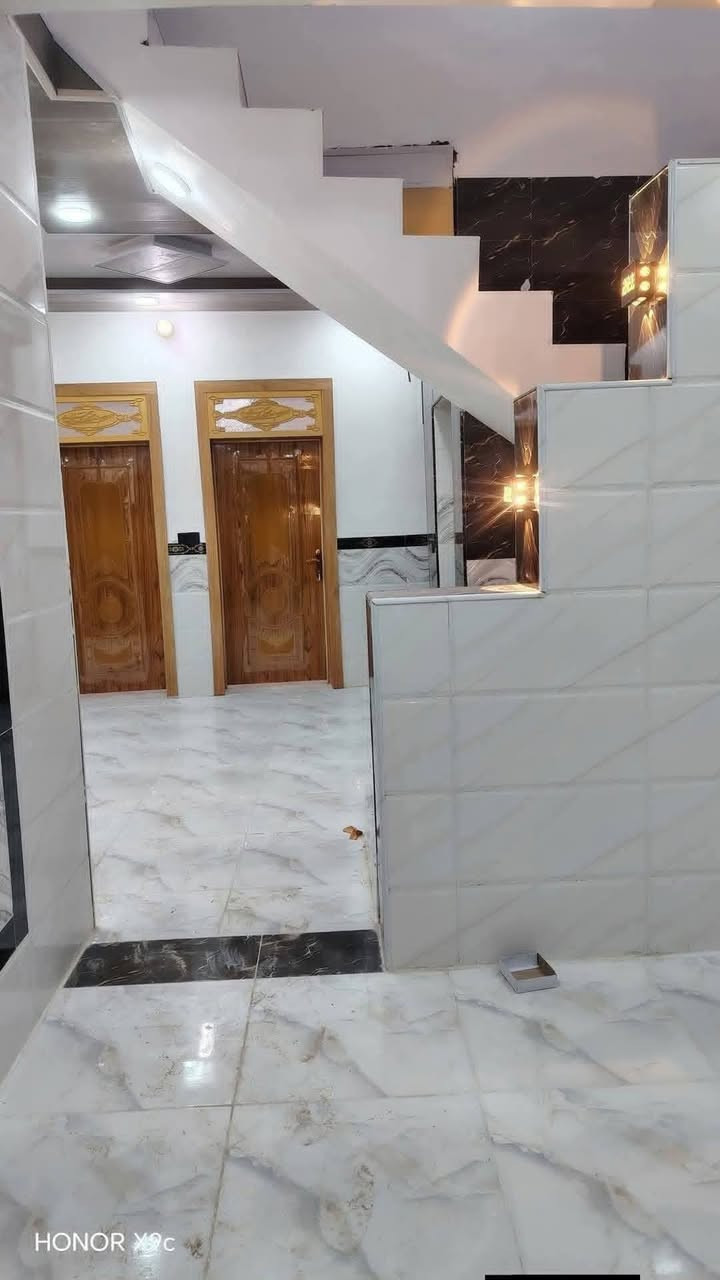 دار للــــــبـيــع المســــاحة 110 متر غرفتين بسعر 45 وبيها مجال طابو زراعي سند 25 مشمول بالتطويب ومرقم من قبل البلديه للستفار ***********او مراسله واتساب ***********
