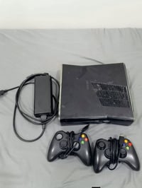 اكس بوكس 360 نضافه 90/100 كامل مكمل جوستكات 2 العاب بيه فوك 60 لعبه كا...