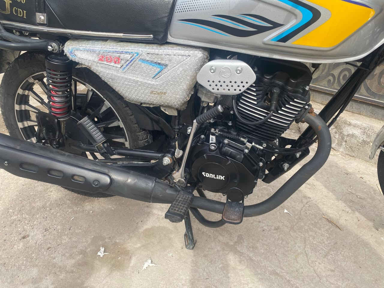 السلام عليكم دراجه سونك موديل 2025 اخت الزيرو اوراق مال شركه موجوده دفتر مالتها موجود ماشيه 1k مابيها نقص كامله  مكينه 200s كفاله دبلات اشاير كفاله  كلها الدراجه مكاني الدوره  سعرها 775 وبيها مجال
ه‍/ ***********
