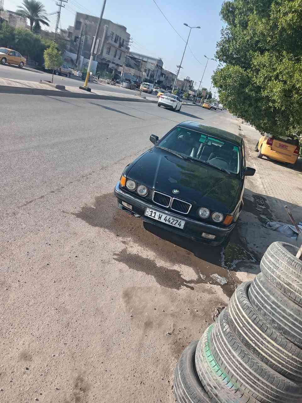 السلام عليكم البيع بي ام ٧٤٠ مسكر ٨ سلندر مكينه وكير بل جيس صدرها جديد تخم تايرات جداد سياره موضح بل صوره كشرها سعر ٥٥ وبيها مجال مكان بغداد تقاطع درويش رقم*********** موديل ٩٢ فول مواصفات دبل جكمجه دبل ايرباك كشناتها كهربائي حساسات خلفيه وامامي رقم بغداد انكليزي بسمي ثاني يوم
