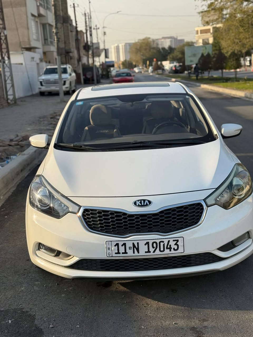 السلام عليكم كيا سيراتو الشركة الدولية للبيع
السيارة باسم والدي +سنوية2028
المواصفات:
محرك 2000 مكينة مكفولة من الفتح 
اشاير مري اوتو ويه السويج
كاميرة خلفية+حساس بلادي
تبريد مجمدة
تحكم ستيرن جهتين
داخل جلد لونين
فتحة
يدات نيكل 
رقم انكليزي جديد
منضومة زنون بيها
مدوشمة البطن
مسوي الها سيرفر عام ادامه+عبوة بانزين العدد2
صدر السيارة امامي + خلفي مبدله ع ايدي
الرقم:***********
السعر:136وبيها مجال
مكان السيارة بغداد الدورة
