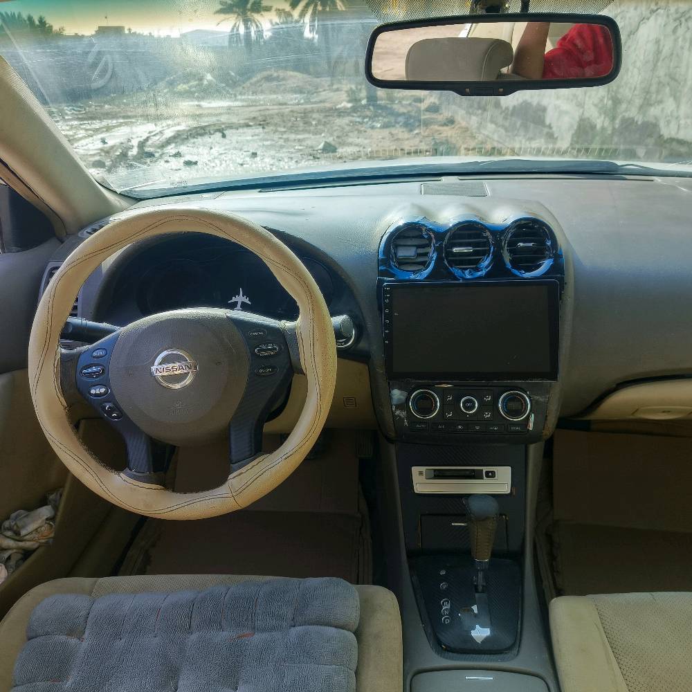 السلام عليكم نيسان التيما 2009 وارد خليجي بصمه تشغيل بصمه تقفيل  محرك 2500 فئه  S  سياره مصبوغه عام تبريد محرك كير حداديه مكفوله من الضربه القويه السنويه 2026 رقمها ذي قار راعيها موجود بالبصره يريد تحويل 
مكاني بصره ابو الخصيب السعر 60وبيها مجال بسيط اسيا وتساب *********** اثير خط***********