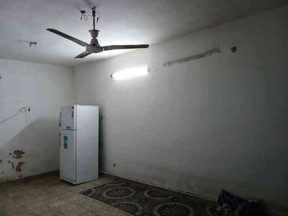 بيت للبيع مساحه 144 متر طابقين يتكون من 8 غرف ينقسم نصفين شارع الفلاح قطاع 7 الاتصال ***********
