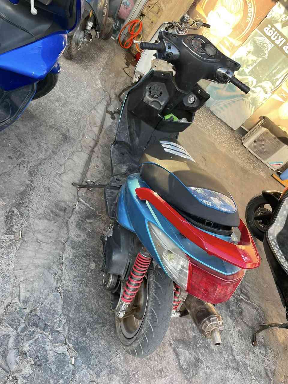 سكنس فحل ب450 وبيها مجال مكاني المنصور 
***********
