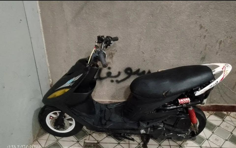 سلام عليكم 
دراجه ماكس عدله مفتوحه55
بيهه صوت كرنك وخيط تبخير. كلش قليل بس من تشتغل
دراجه كلشي شغال بيهه 
بيهه وياله
مشيفه وكزوز RZ 

وغراضهه كلهه كامله 
سعر 350 وبيهه مجال حك جيه

مكاني ناصريه مركز
موجود خاص 
***********
