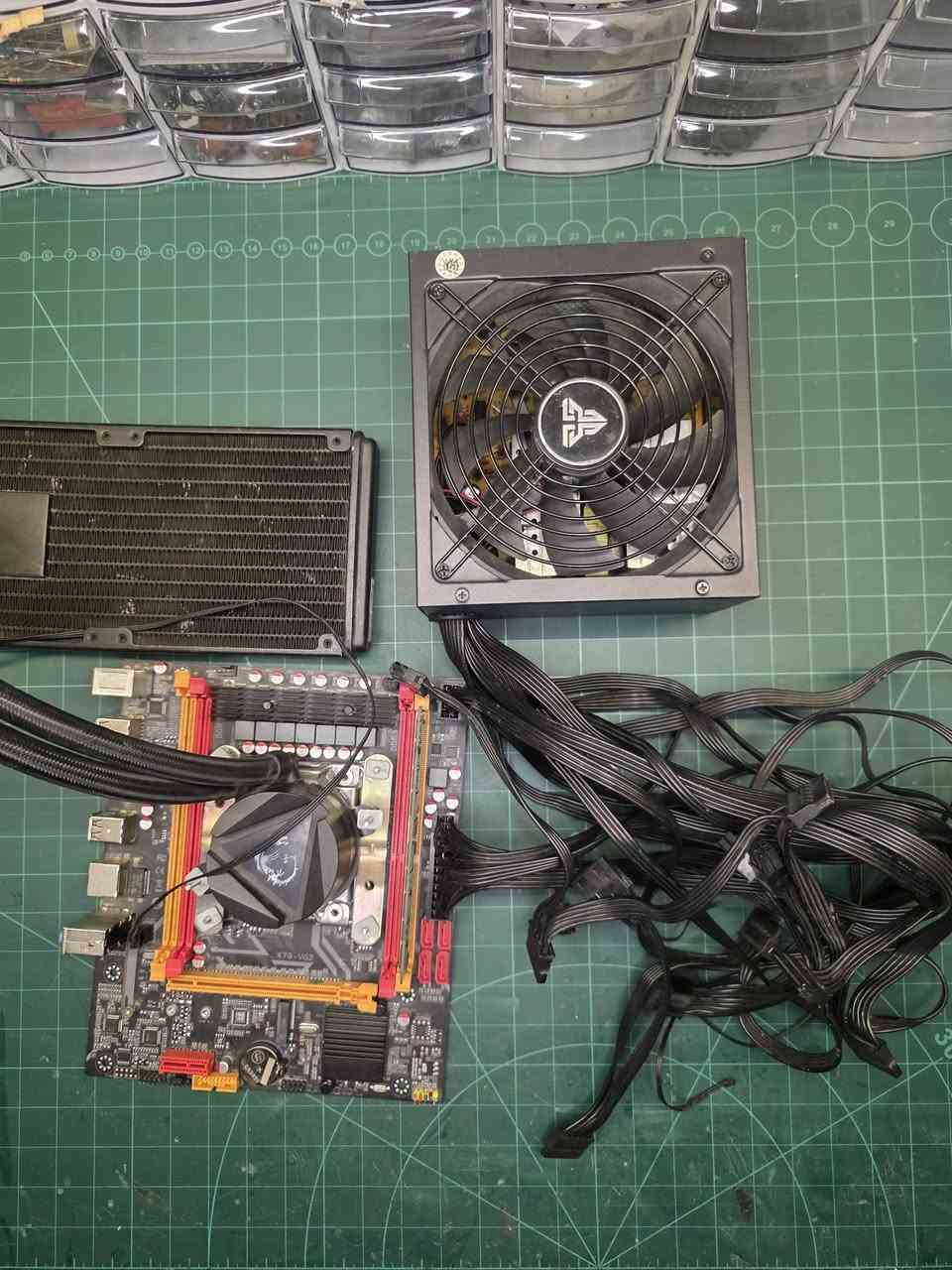 حاسبه للبيع
مذر بورد X79-VG2 
معالج e5 2650 v2 
رامات  DDR3   16G
بور سبلاي 650 واط 
مبرد مائي بدون فانات شغال وقاعده ترهيم 
السعر 80 الف مع التوصيل


**إذا كنت صاحب هذا الإعلان وتريد حذفه لأي سبب، رجاءا أرسل رسالة إلى الدعم الفني**