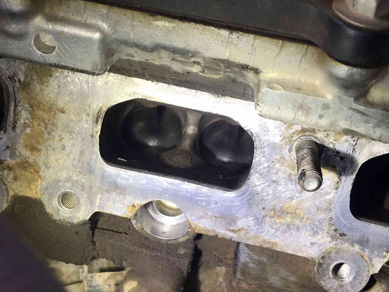 عروض ورشه عباس الساعدي مستمره
متواجدين طيله ايام الاسبوع حتى يوم الجمعه من الساعه ٩صباحا الى الساعه ٥ مسائاً حتى لو سيارتك تمشي بسلاسة، ترا منظومة الهواء والبنزين تحتاج تنظيف دوري للحفاظ على كفاءة المحرك وأداءه العالي 💪
يوجد لدينا جميع انواع نوزلات الكوري جيدي اي والدوش وجميع البلكات الأصلي والتقليد والصيني وتوجد لدينا جميع انواع نوزلات الاقتصاديه للسيارات الكوري الايراني والصيني يوجد لدينا جميع قواعد الفيتبم الكوري يوجد لدينا جميع انواع البلكات الوكاله 
🔹 تنظيف منظومة الهواء:
يشمل تنظيف الجويتر وبرمجته وفلتر الهواء لضمان دخول هواء نقي ومنتظم للمحرك، مما يقلل صرف البنزين ويزيد من سلاسة التسارع. 

🔹 تنظيف منظومة البنزين:
نستخدم مواد مخصصة لتنظيف النوزلات وخط الوقود البنزين بأفضل ضغط واحتراق مثالي ⛽

💡 النتيجة؟
– استهلاك وقود أقل 🔥
– أداء أقوى للمحرك ⚙️
– ثبات واستجابة أسرع 🚘

اضافة الى تنظيف حساسات المحرك مثل حساسات VVT و حساس Pcv (ولف التبخير)

وبالتأكيد فحص البلكات والمجاول 

📍 زورنا  وخلي سيارتك تتنفس صح وتشتغل بأفضل كفاءة ممكنة.
العنوان العماره محافضه ميسان مقابيل باب الدخول مال كراج بغداد ورشه عباس الساعدي  

📞 0773 222 2533
