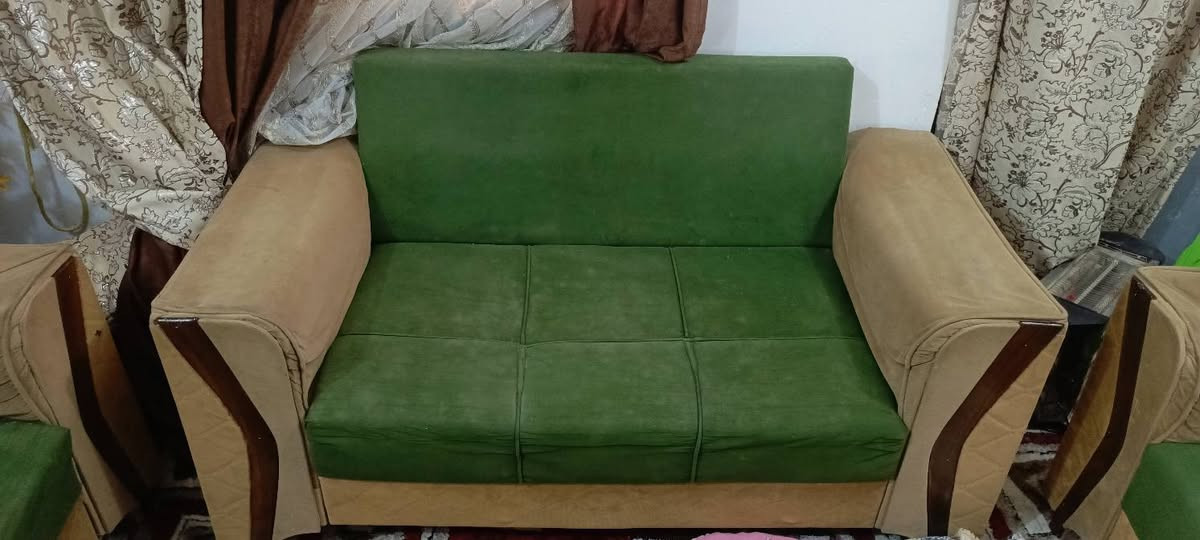 تخم للبيع تسكام 10نفرات 5مقاعد 
السعر 175 وبي مجال عيوني حي الغدير الخمسة دونم طريق الدغارة ***********
