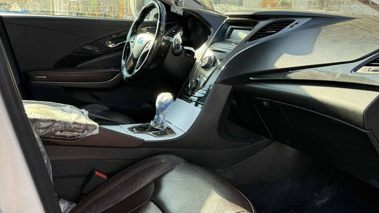 سلام عليكم
أزيرا 2013
السيارة فول مواصفات 
بنوراما بصمه كشن جلد داخل قرميدي مساج بالكشن كشنات كهرب مري قلاب حساس امامي خلفي  ليت لد اصلي  بك ليت لد 
السيارة حلوه وجديده ومانقصها مصرف رقم نينوى 12 رقم جديد هزا جديد سنويا جديده كابون بانزين ورقي  سيارة بسم الشرعي تشتري من الشرعي 
كير شرط محرك مامفتوح شرط لاصرف ولانفخ ولاصوت رواجز  صبغ جاملغ خلفي 
السعر 142  
للاستفسار الاتصال ع رقم وبي واتساب 
***********
