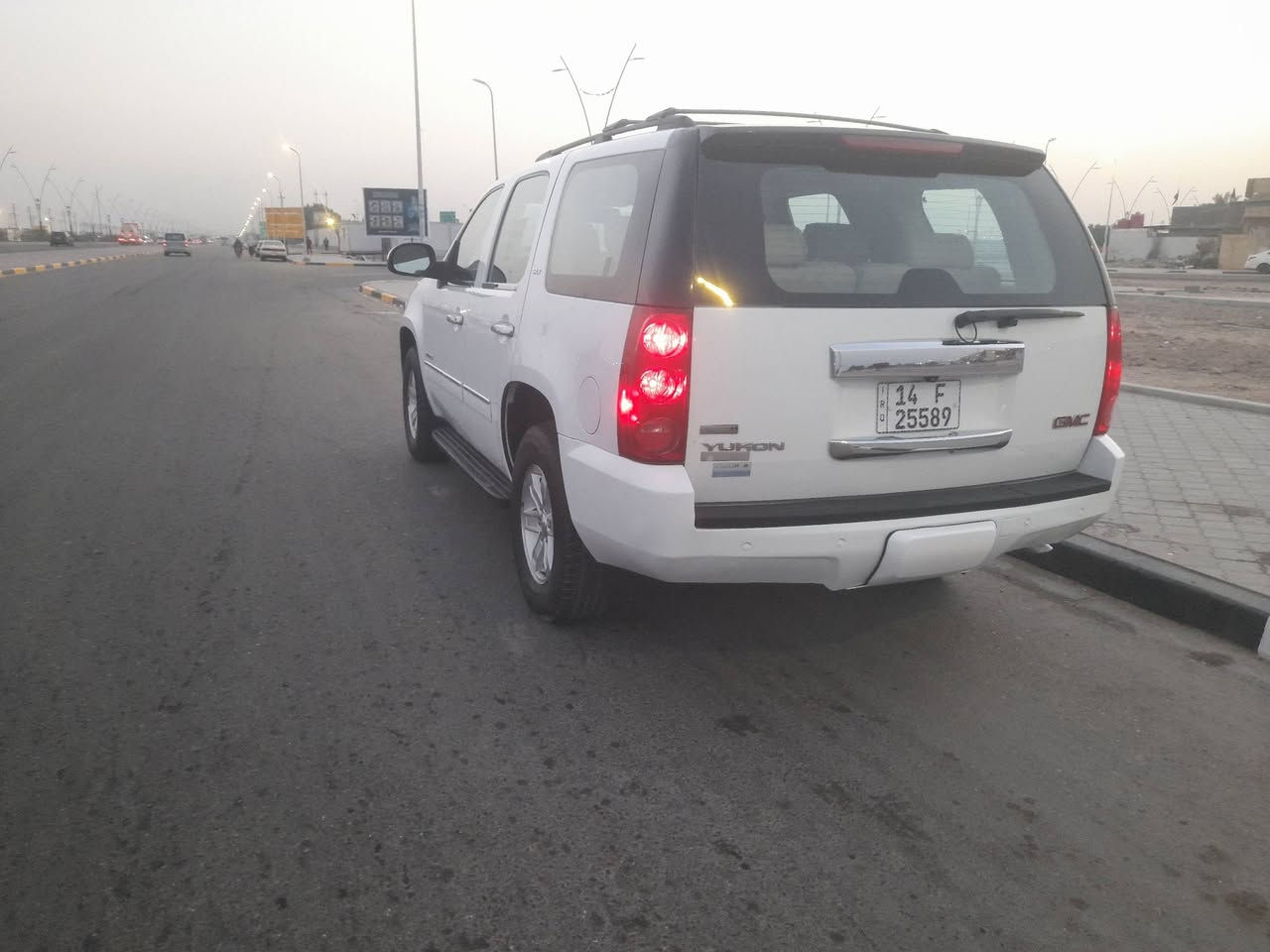 سلام عليكم يوكن SLT البيع 2010 السياره كفاله من الضربه صبغ فقد الرباع  فوال مواصفات7راكب 3قطع تبريد ملكي السياره جاهزه كير محرك حداده رقم بصره دولي تحويل مباشر السياره طبله مكان البصره***********
