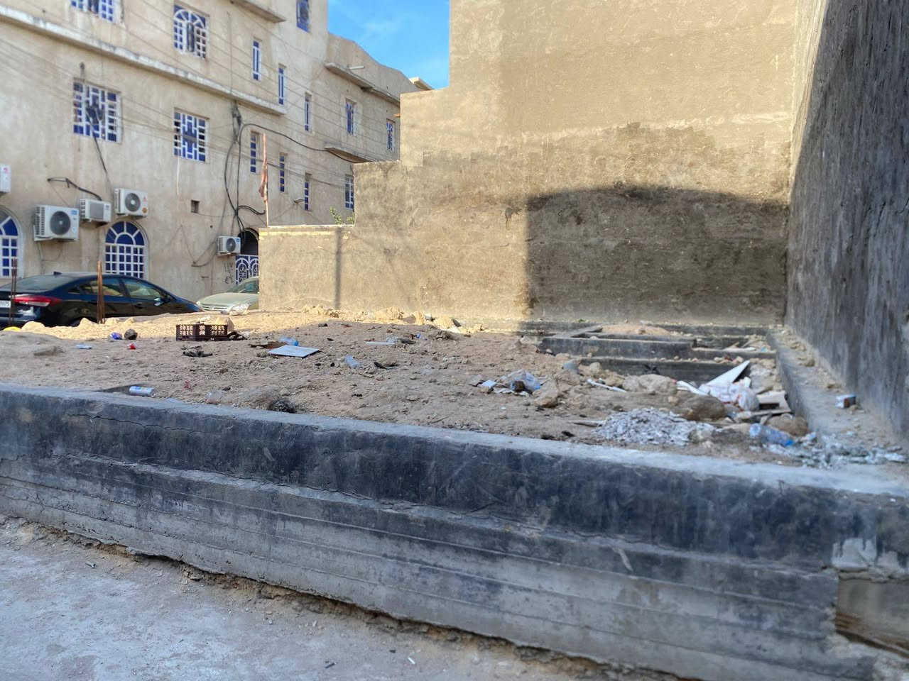 بتلو  بابوالخصيب عويسان شارع المجمع الطبي ثاني بيت عن الشارع العام السياحي 
مساحه ١٠٠م مربعه
ماي وكهرباء وتبليط كامله
طابو زراعي 
السعر ٧٥ مليون
الاتصال ع الرقم ***********
