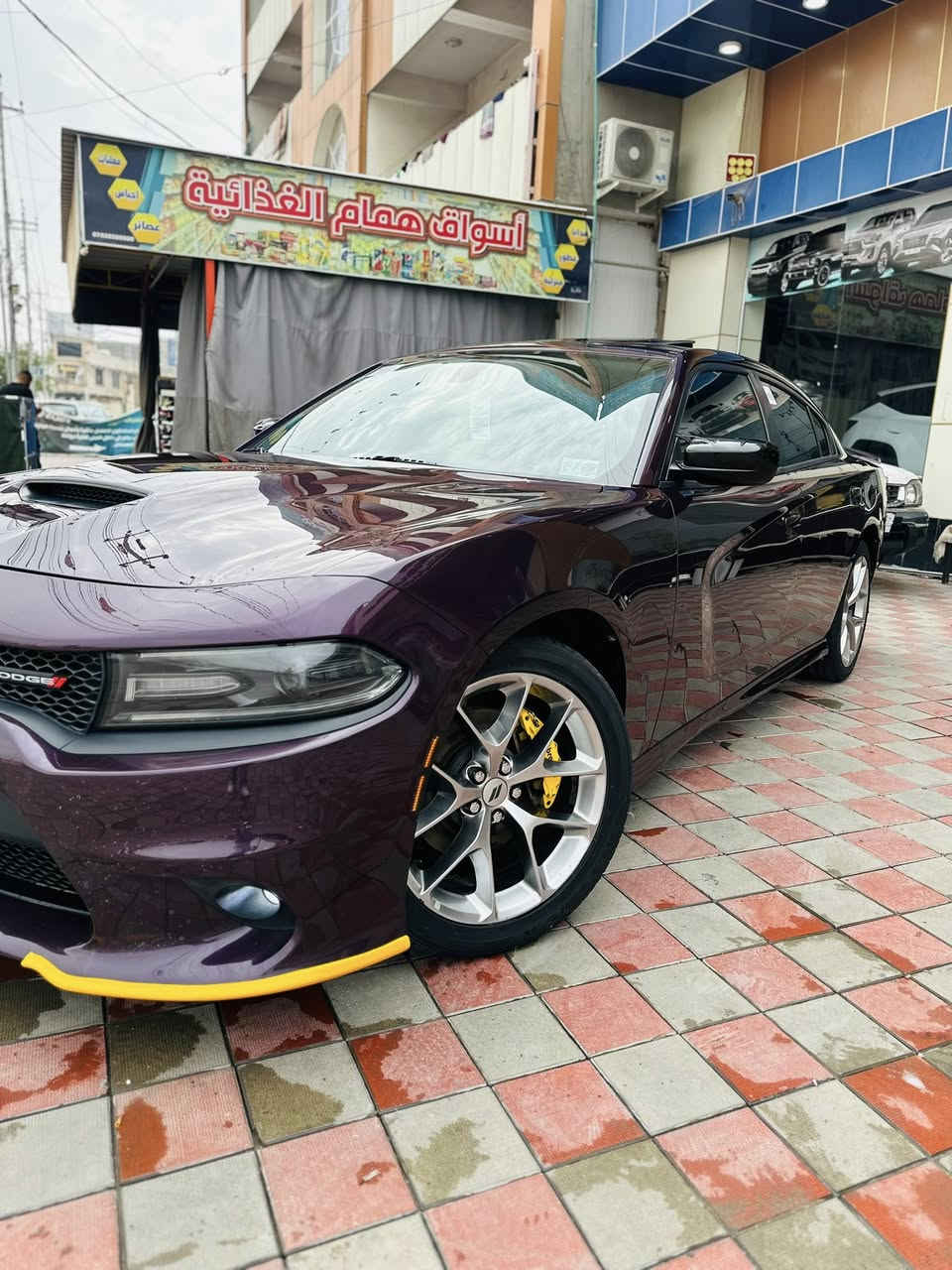 السلام عليكم 
للبيع جارجر 2020 خليجي GT
لون مميز كرزي 
فوول مواصفات 
فتحه 
شاشه كبيره 
كشنً كهرباء 
داخل جلد 
لايت زنون 
ويل 20 
كير محرك كفاله 
كفاله من الصبغ والتبديل 
سياره كلش جديده ونضيفه 
السعر 258$ ورقه وبيها مجال بيع مستعجل 
الرقم الستفسار ***********  واتساب شغال
