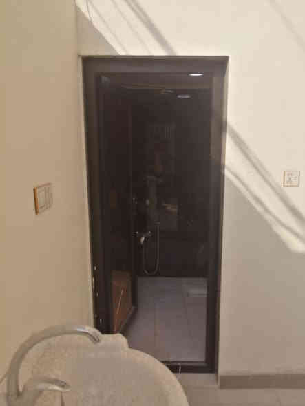 اللهم صلِّ على 🌼محمد وآل محمد 🌼🇮🇶🇮🇶🇮🇶

دار 135م حي المكرمة منطقة 8الاف طابقين بناء حديث شغل جناي مثل ماواضح باصور والمكان مميز جدا والجيران ذهب صافي اشتري جار قبل الدار الاساس صب والسقف صب شارع 10.حي المكرمة خلف محكمة جنح وتدخل علية منطقة كل حلوة وشغل جناي بيت فارغ حاليا 
استقبال وغرفة وصالة ومطبخ وصحيات داخلية وخارجية ومكشوفة والطابق الثانى 3غرف نوم وصالة وصحيات وسطح بناء حديث مثل ماواضح باصور والمكان مميز جدا منطقة 8الاف شارع 10.يوجد مقطع فيديو للبيت
السعر بعد المعاينة (200مليون بي مجال للشراي اتصل 

مكتب المشكاة للعقار 
***********
