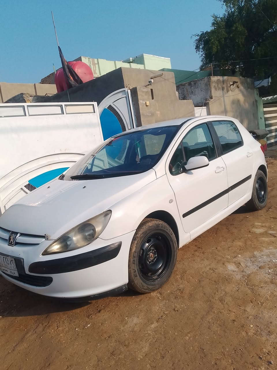 السلام عليكم بيجو 307 وتماتيك البيع او مراوس بتكسي صفره مديل 204.
مكان دوانيه ***********
