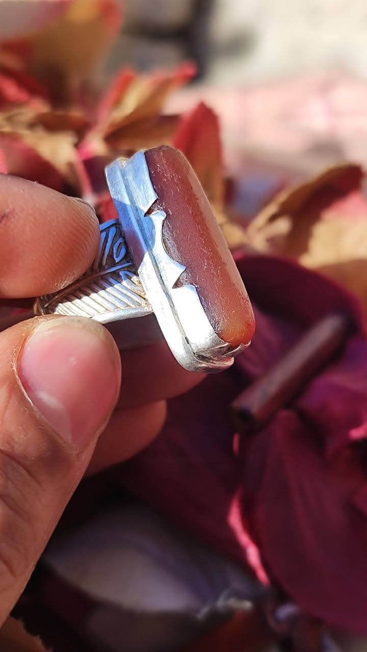 يا الله متاح جمار كصبه يمانيه قديمه صياغه قديمه ثقيله مقاس 21/22 المهتم يتواصل على الخاص ***********
