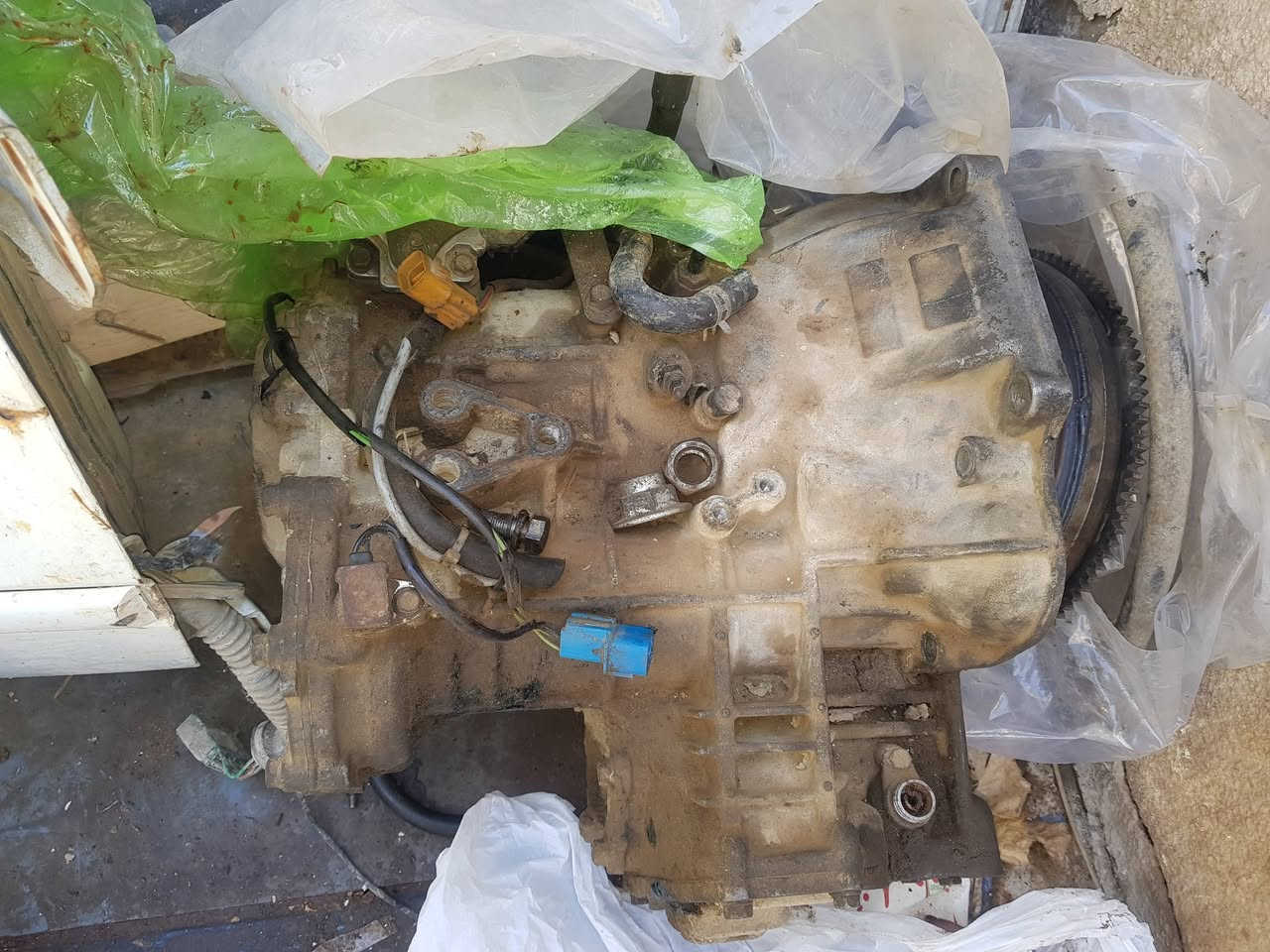 من رخصه الادمن اخوان عندي كير اوتوماتيك تفصيخ اربع نمر   النترا 96 نضيف على الفحص للبيع سعره 300 الف  رقم الهاتف واتساب *********** بغداد
