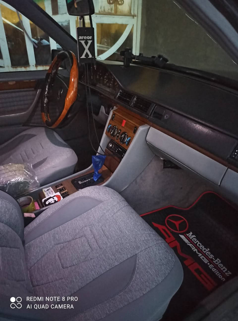 مارسيدس دب للبيع موديل 92 
محرك بلاد تحوير نوزل
تخم تاير جديد مع باتري جديد مع تبريد جديد 
صبغ السيارة فقط لا تعديل ولا معجون فقط المسطره تحت الجنطة جهة وحده ومخليهه مامصبوغه
السيارة غرفتهه على البلاد مامعمرة ولا مفتوحه 
تبريد شغال
السعر 80 وبي مجال 
رقم انبار بأسمي لحد 2030
هذا رقمي ***********ارسال رساله وتساب والي يحب يتواصل اني خادم للطيبين مكاني مشروع المسيب
