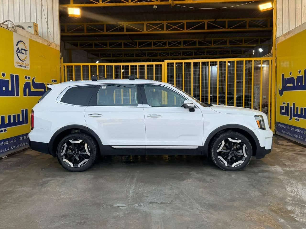 للبيع كيا تيلورايد EX موديل 2024 بيع مستعجل 🔥رقم شهداء بابل بسمي فول فئة ال EX 
‏‎سيارة عائلية فخمة بحالة ممتازة جداً – 
بيع مستعجل السعر ٢٦٥ أو بيه مجال 
‏‎🔹 المواصفات:
‏‎ • فئة S
‏‎ • محرك 3.8L V6 قوي واقتصادي
‏‎ • دفع أمامي (FWD)
‏‎ • دخول وتشغيل ذكي (بصمة)
‏‎ • عدادات ديجيتال
‏ • Apple CarPlay & Android Auto
‏‎ • كامرة خلفية + حساسات أمامي وخلفي
‏‎ • نظام المحافظة على المسار
‏‎ • رادار أمامي وتنبيه تصادم
‏ • Blind Spot مراقبة النقطة العمياء
‏‎ • باب خلفي كهربائي
‏‎ • كشنات VIP  جلد فخم
‏‎ • تبريد وتدفئة مقاعد أمامية
‏‎ • تكييف خلفي مستقل
‏‎ • جنوط رياضية سود قياس 20
‏‎ • 7 ركاب – مناسبة جداً للعائلة
‏‎🔸 اللون أبيض لؤلؤي
‏‎🔸 وارد أمريكي
‏‎🔸 السيارة نظيفة جداً
صبغ فقط بنيد نضرب بالنقل 
إتصال واتساب ***********
