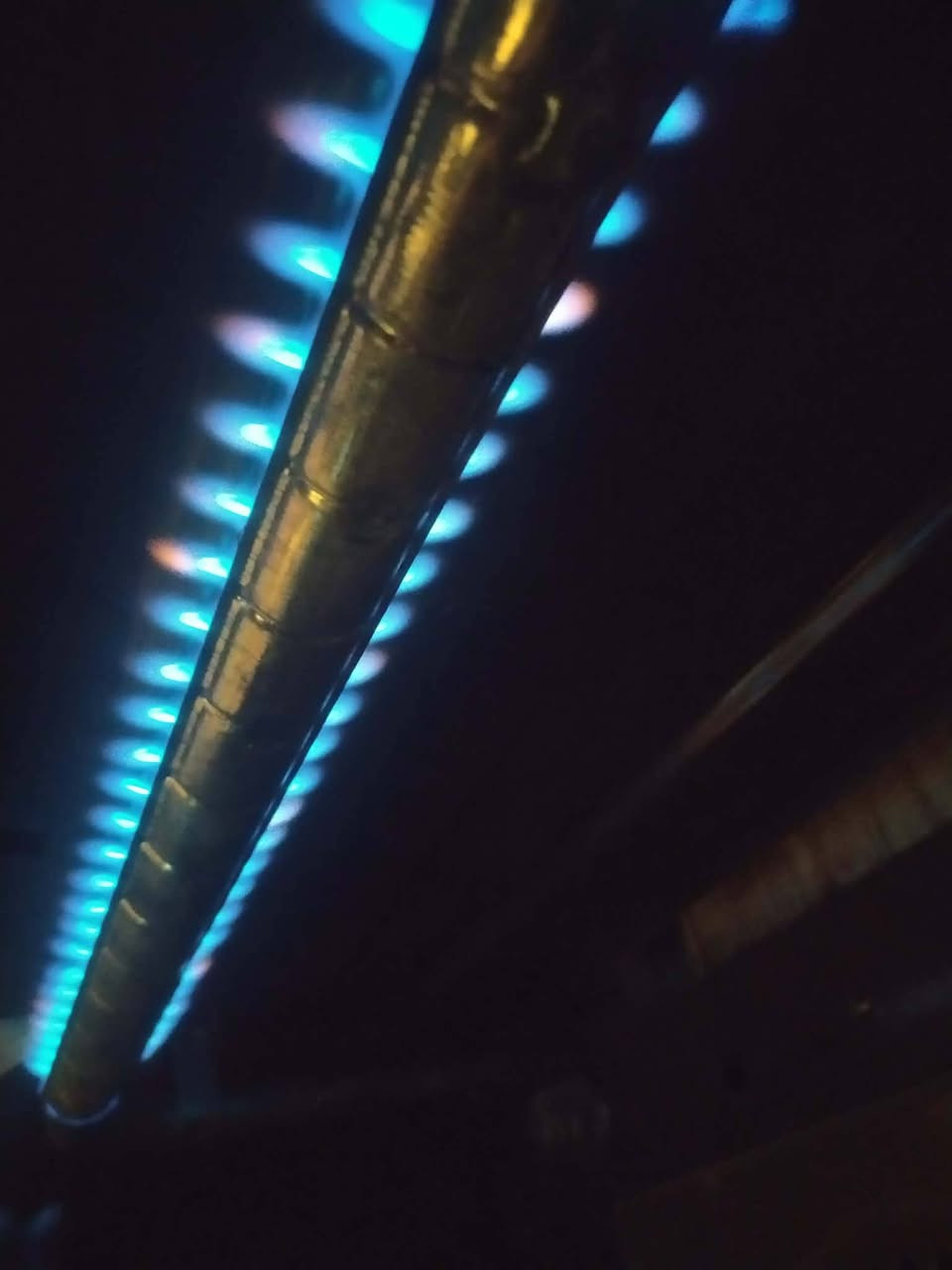 السلام عليكم طباخ مصري فريش حديث فول كله ستخدام قليل كهربا جدحه فران كله كله شغال مابي نقص داخله ما مستخدم عل وضع الشركه نضافه ميه بل ميه العنوان بابل مركز ***********
