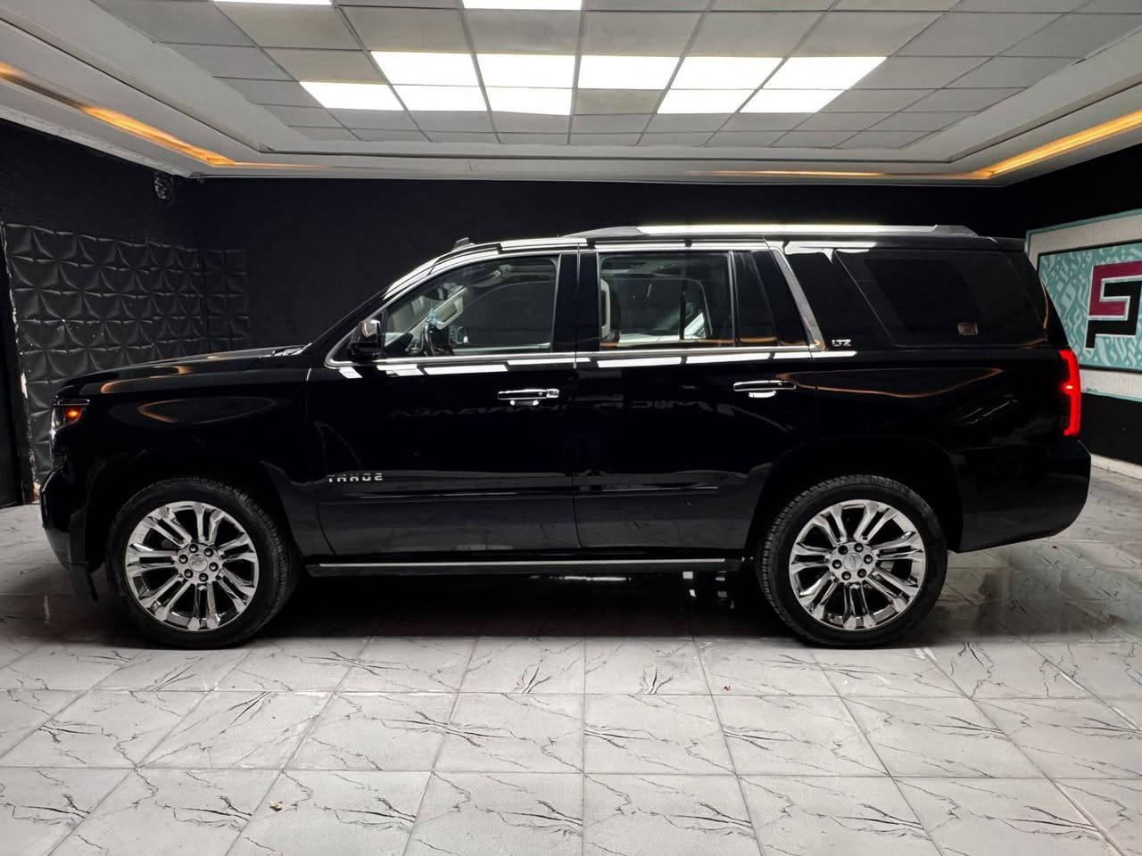 تاهو 2015 خليجي فول مواصفات LTZ دوس كهربائيه أعلى فئه بالمواصفات بيها باب الصدر مبدل اصلي نفس اللون بدون صبغ وهلال الجاملغ الخلفي شبرين صبغ مع شخط مكحل فقط
السعر 310
العنوان كربلاء 
***********
***********.👉واتساب
