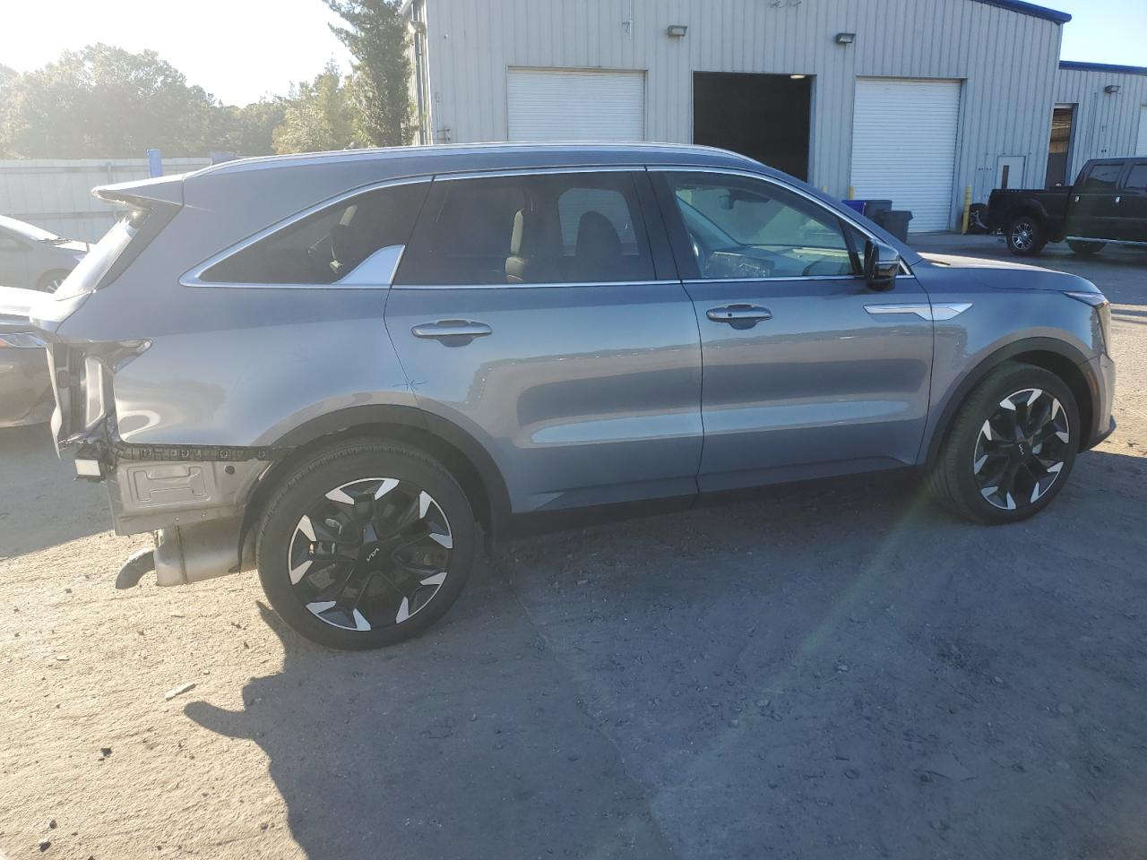 🚨 تنويه مهم
هذه السيارة معروضة في المزاد الأمريكي 🇺🇸
والمزايدة والشراء تتم عن طريق مكتب الباخرة للمزادات 🇮🇶
🔥 تدخل بكتاب الشهداء
───────────────
🚗 نوع السيارة:2025 KIA SORENTO EX
📅 تاريخ المزاد:الخميس 19-02-2026
💰 السعر: يتحدد داخل المزاد
📊 الممشى:16773 ميل فعلي
🛠️المحرك: 4 سلندر / 2.5 لتر
───────────────

🔥 مجاناً مجاناً مجاناً
📄 تقرير كارفاكس مجاني بدون أي مقابل
───────────────

🚗 سحب السيارة خلال 24 ساعة من وقت التسديد
💸 حسابات مخفّضة وعمولات أقل من السوق
───────────────

🚢 الشحن متوفر من:
🇺🇸 🇨🇦 جميع الولايات الأمريكية والكندية
➡️ شحن مباشر إلى العراق
➡️ العقبة – جبل علي – ميرسين
───────────────

🛃 تخليص كمركي كامل من ميناء أم قصر
🏔️ تخليص كمركي إلى إقليم كردستان
🇯🇴 شحن مباشر إلى عمّان (العقبة)
🇹🇷 شحن إلى ميناء ميرسين – تركيا
───────────────

🏢 فروع الشركة:
📍 الفرع الأول: بغداد – السيدية – الإعلام
📍 الفرع الثاني: الإمارات العربية المتحدة – الشارقة – الصناعية 4
───────────────

👥 مجموعة البيع والشراء:
https://www.facebook.com/share/g/17pXXBgeeU/?mibextid=wwXIfr

───────────────

🎵 TikTok:
https://www.tiktok.com/@al_bakhera?t=8qGOLioZlVE&_r=1

───────────────

📞 للاستفسار والتواصل:
+9647739115599
