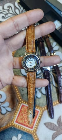 ساعات نسائية