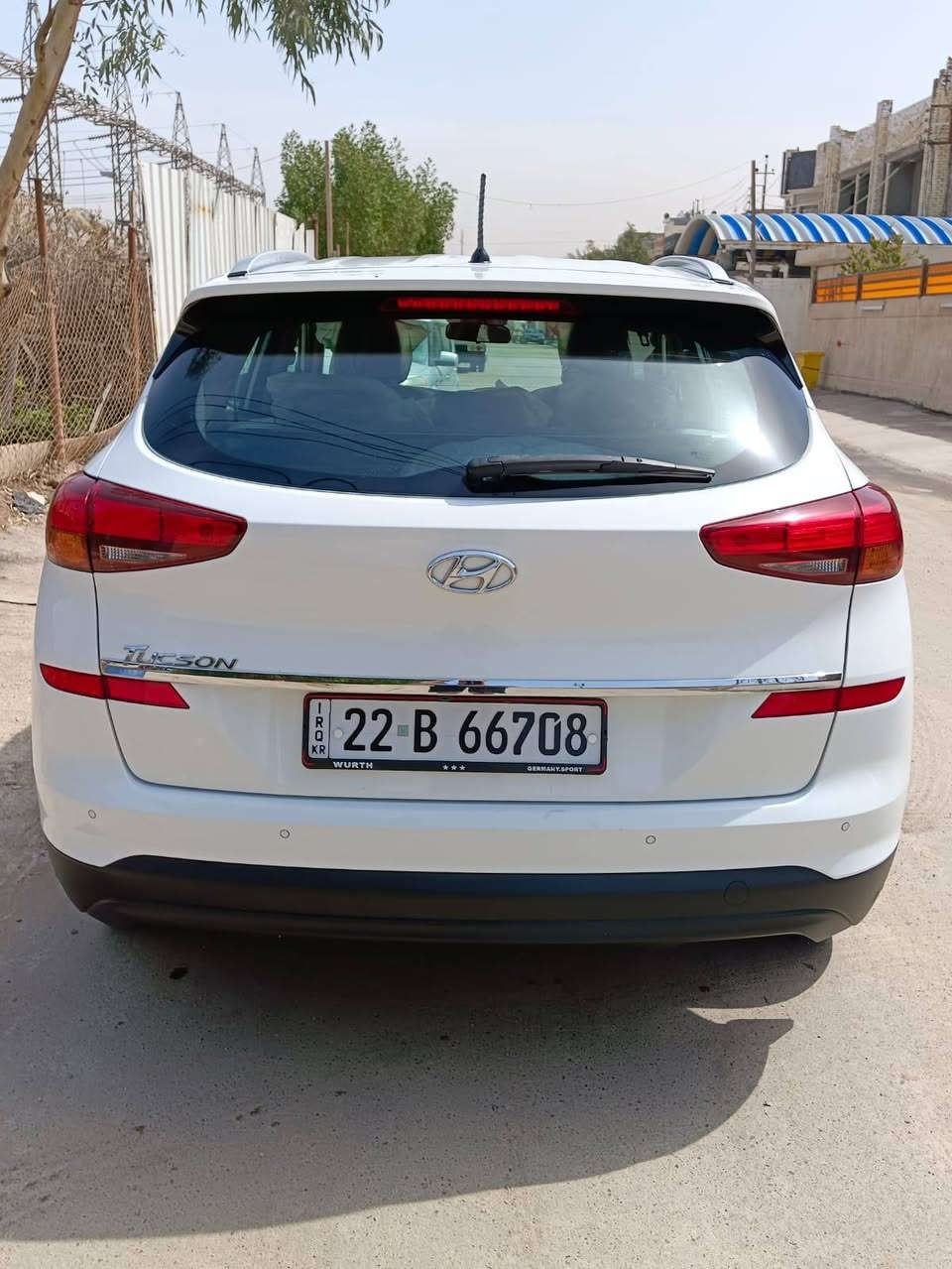 توسان مديل 20 خليجي مكفوله ماعده رصعات باب الصدر ولخفه جوه و ممبينات رقم اربيل بسمي ماشيه 74 الف مكاني بغداد رقمي *********** السعر 210 بيه مجال بصيط 
موصافاته 
1-حساسات امامي + خلفي 
2- كامره دواره 
3-3انضمه قياده 
4-مري شفط+ اشاير مري 
5-بصمه تشغيل + ابواب 
6-شاحن وايرليس 
7-ثلاجه جكمجه
8- قطعتين تبريد 
يدات نيكل
