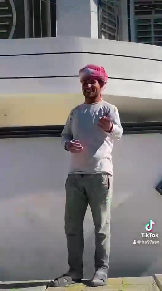 اسلام عليكم ورحمه الله 
 لباخ مصري متفرغ خشن ناعم طلس فوم شغل هندسي درجه   أوله جوده في العمل مكان بغداد*********** الرقم بي وتس
