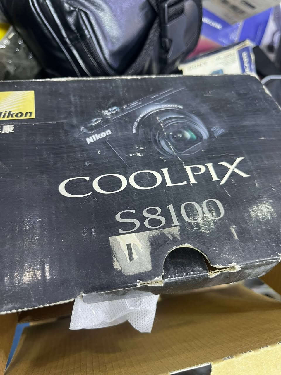 متوفر نيكون s8100 تصويرها اسطوري زوم10x  شي راقي تصويرها بالصور والفيديو كلش حلو جديده غير مستخدمه نهائيا مع كل ملحقاتها 
متوفر توصيل كل محافظات العراق


**إذا كنت صاحب هذا الإعلان وتريد حذفه لأي سبب، رجاءا أرسل رسالة إلى الدعم الفني**