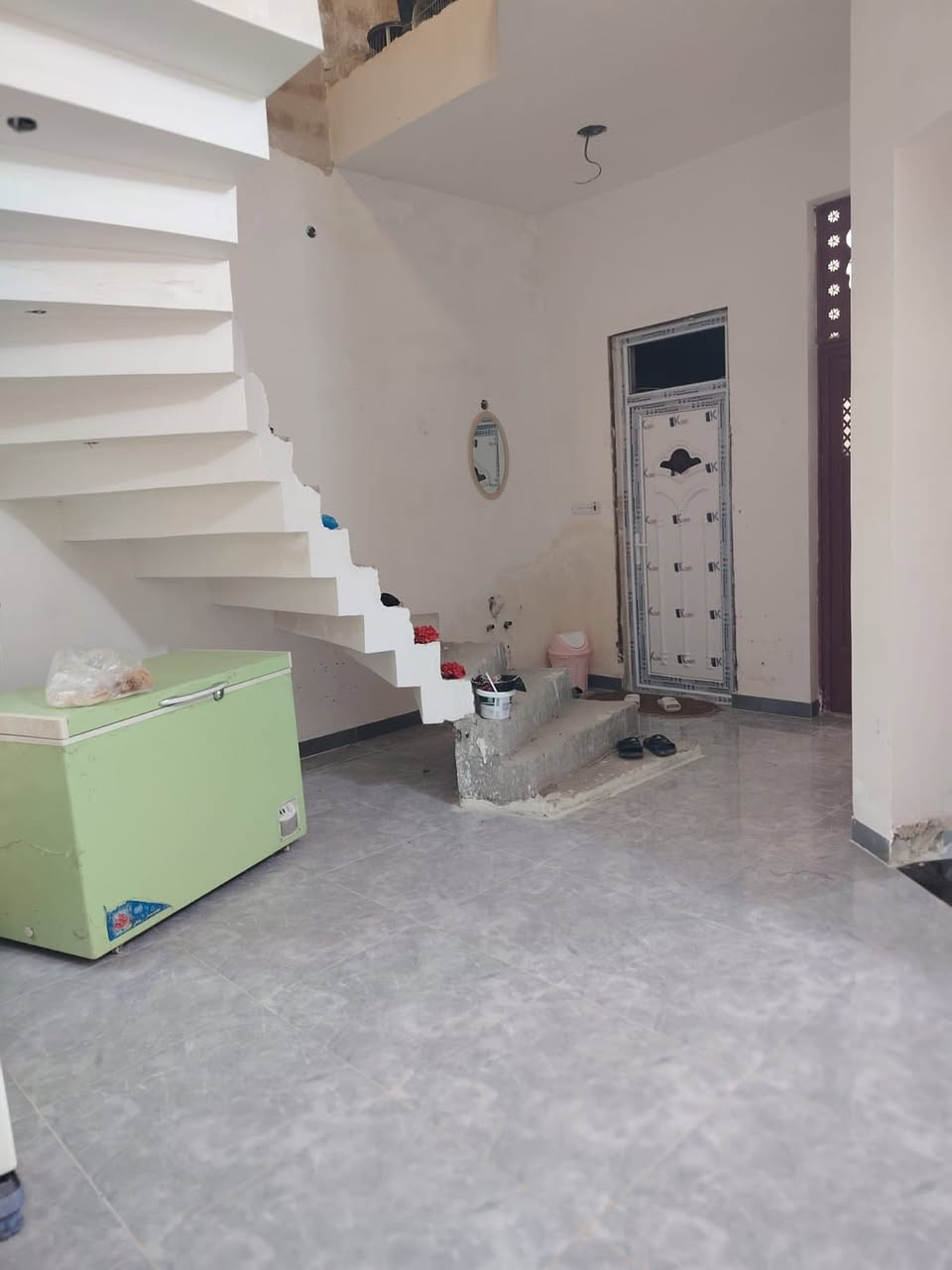 🏡 دار للبيع – فرصة مميزة في الأنبار / الفلوجة 🏡

📍 الموقع: الأنبار – الفلوجة – حي الجغيفي الثاني
قرب الحولي وجامع عبد الرزاق الضاهر.

✨ مواصفات العقار:
🔹 المساحة: 150 م²
🔹 الواجهة: 7.5 م
🔹 النزال: 20 م
🔹 بناء حديث من الطابوق
🔹 شارع 10 م نافذ على شارع 40 م (الحولي)
🔹 الأرض بكر
🔹 المنطقة مخدومة بالكامل (ماء، كهرباء، خدمات)

🏠 المتبقي فقط:
✔️ لبخ الواجهة
✔️ ستارة الواجهة
✔️ صب سقف البيتونة

📑 صنف العقار:
طابو زراعي – سند 25

📍 الموقع ممتاز وهادئ، وقريب من جميع الخدمات.

📞 للاستفسار والمعاينة:
***********
***********

مكتب الجزيرة للعقار
بيع • شراء • مقاولات

#فلوجة #الأنبار #حي_الجغيفي_الثاني #دار_للبيع #عقارات_الأنبار #مكتب_الجزيرة_للع
