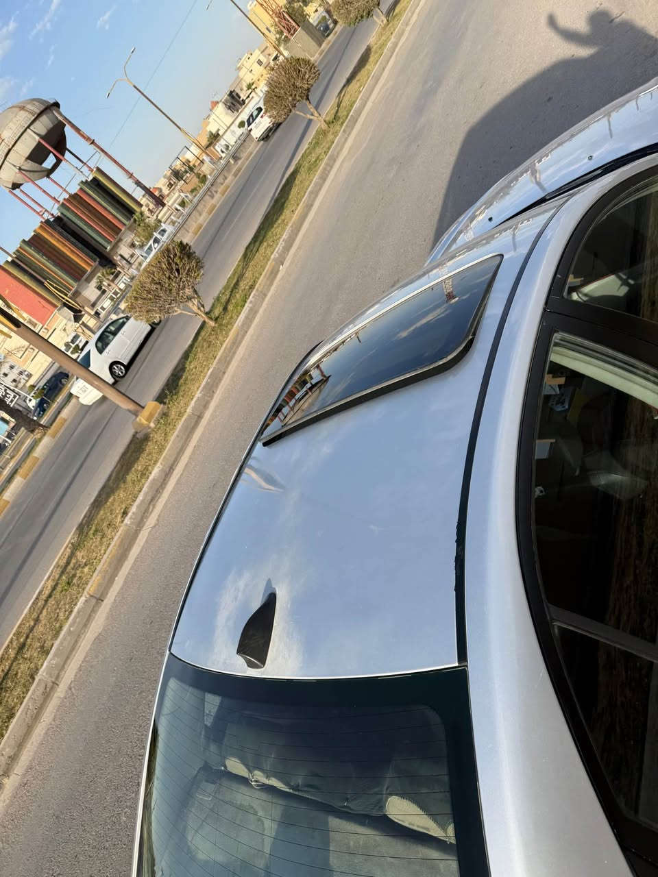 سوناتا 2008 خليجي
السعر 107 ومجال قليل
محرك 2400 دوش المرغوب
رقم بغداد بأسمنا تحويل 
شاشة ام الكاربلي وكاميرا خلفيه
تحكم ستيرن جهتين
كروز سرعة
سلايد روف
بروجكترات
ويل كب رياضي 17 
منظومة عدسات لايت عالي ناصي
 شرط بيهه لايت يسوي الشارع نهار

حجر بيئه بلادي جديد
تخم تاير رياضي جديد 
محرك وكير حاويه مبدلات
صدر امامي خلفي جديد
تبريد ثلاجه
مازدات جدد ومزروعلهن عدسات
مبولشه بالجديد ومسويلها حمام
كشنات مدوشمه 

السيارة بيهه صبغ قطعتين فقط
(باب خلف السايق وجاملغ خلفي اثر طخه دراجه )وبيهه جراد خفيف كلش  مبين بالصور
شواصي لغد دواخل كفاله عامه وسونارهه موجود
مع العلم السياره صارلهه عدنا من 2009 لحد هاللحظه وبالعافيه على الياخذها
*********** بغداد, العراق
