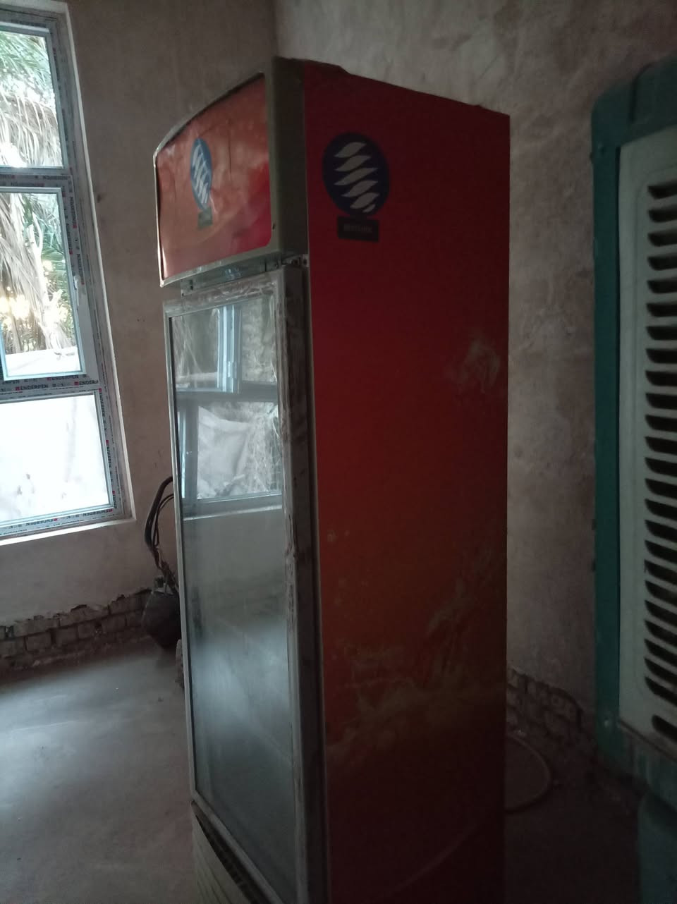 السلام عليكم  براد للبيع نضيف كلش بل جيس سعره 250بي مجال اتصال العنوان بابل طليعه***********
