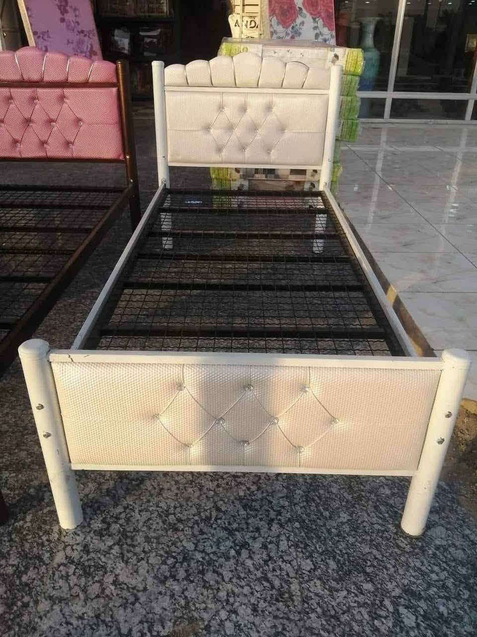 يعلن معرض القلعة للغرف التركية  والاثاث عن تخفيضات سرير الايراني الاصلي السعر 60 ألف وبدون لادين ولابعدين
العنوان قلعه سكر قرب مصور الزهور قرب سعيد ايدام بأدارة جعفر النجار ***********
***********
