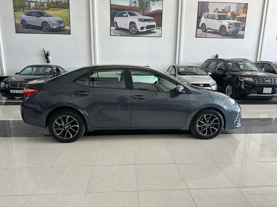 توێتا کرۆلا 2017 مواسەفات LE ناو کرێمی پێشەوەی کرایتە SE  سێ پارچەی بۆیاغە شانسی و سەرە دەبل بەشەرت نیتی کەمێک بەدەنەی گرتوە بستێک کاڵبونەوەی هەیە لە سەقف سەنەوی بەسەر چوە 800هەزار غرامەی لەسەرە دوای معامەلە دەیگەڕێنمە بەناوی خۆمە گێڕ مەکینە تەبرید تعویل غرامە هەموو بەشەرت سعری 113$معامەلیکی زۆر کەم ناونیشان هەولێر ژمارەی مۆبایل 
***********
*********** أربيل, العراق
