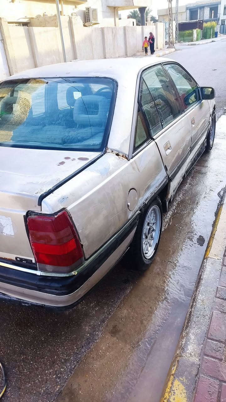 اوبل اوميكا موديل91مكينه2000لا تنقيص ولا تبخير كير عادي رقم انكليزي قادسيه بـ اسمي تحويل مباشر والسنويه جديده ل2027 السعر18وبيها مجال مكان السياره واسط الكوت بيع او مراوس حسب القناعه الموبايل*********** والاسيا***********
