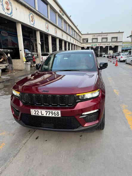 *مكلف بالنشر* 
السلام عليكم 
جيب كراند شيروكي ( التيتيود )
Jeep Grand Cherokee Laredo Altitude   
5 راكب 
*( خليجي )*
6 سلندر 
لون ماروني 
مرقم أربيل جاهزة سنوية لـ 2028
المواصفات :- 
- فتحة سقف 
- كشنات جلد 
- ⁠حساسات خلفية
- ⁠رادار امامي مع مانع تصادم
- ⁠تشغيل عن بعد 
- ⁠تحكم كهربائي بالمقاعد 
- ⁠دفع رباعي 4x4
وباقي المواصفات معروفة 

للعلم مغلفة بأفلام الحماية ppf بالكامل
السيارة جديدة وما ماشية هواي فقط 
*37km*
جاهزة من كلشي فقط بيها ضرر رصعة بسيطة بالباب الخلفي مثل ما موضح بالصورة مع اثر زلغ بالنانو بالدعامية الامامية 
غيرها كفالة من كلشي 
السعر : *385 $* وبيها مجال قليل 
السيارة موجودة بالبصرة 
للتواصل : 
0771 955 2854
