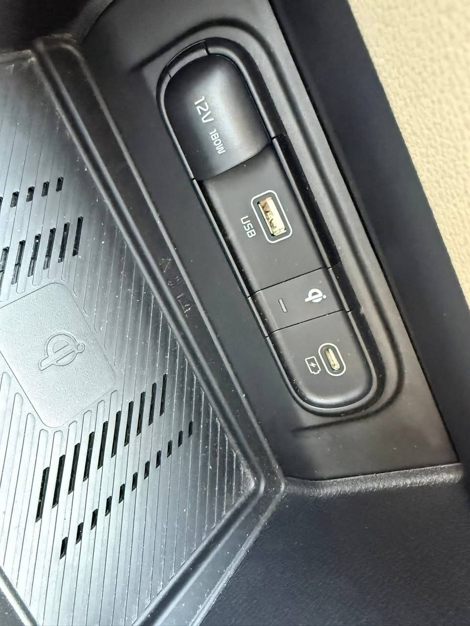 رمضان كريم
كيا سبورتج خليجي 2025 ضمان شركه نم 5 سنوات 

مرقم بغداد الدولي الجديد باسمي تحويل مباشر 

السياره ماشيه  5 الاف كيلو  
مكفوله كفاله عامه  من الصبغ والحادث والحالوب والبارد 

 بانوراما 

بصمه تشغيل 

جنطه كهرباء

تبريد مناخي

كراسي كهرباء

تدفئه مقود والكشنات 

نقطه عمياء 

شفتات استيرن 

شاحن وايرلس 

ويل كب حجم 19 انج 

هندر كهرباء / اوتو ستوب 

مرايه عاكسه للضوء 

تبريد  خلفي 

السياره جديده جدا ورايدها   ( 243$) 

والاتصال *********** 
بغداد / الوزيريه
