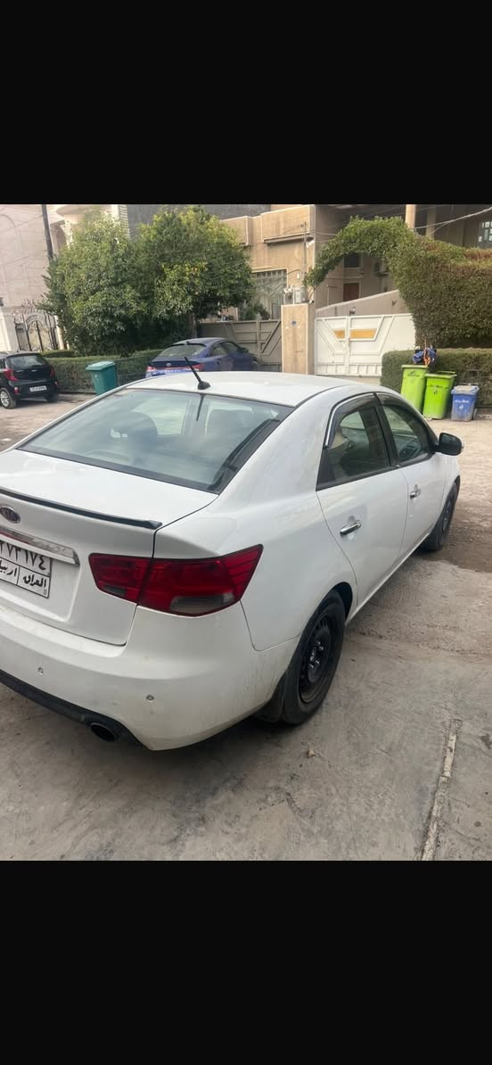 السلام عليكم 
كيا سيراتو ٢٠١٣ خليجي بيهه باب صبغ فقط مواصفات عاديه شاشه تحكم استيرن صدر تايرات جدد كير مكينه كفاله ماشيه ١٧٣ رقم اربيل تحويل ثاني يوم السعر١٠٨ مكان الغزاليه 
***********
