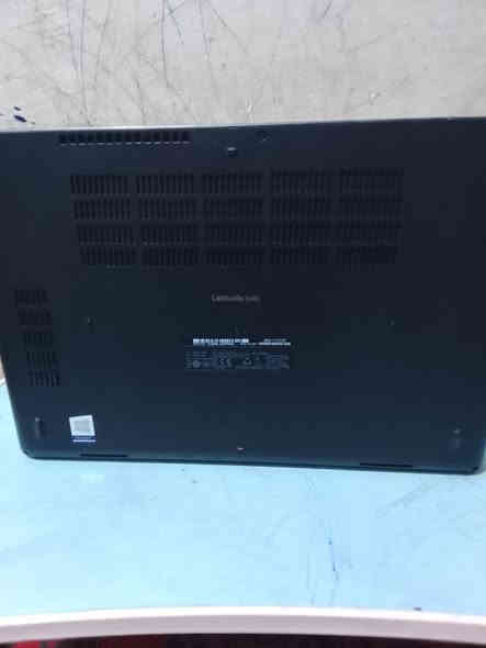 السلام عليكم لابتوب ديل للبيع المكان البصرة الكزيزه لابتوب اخو الجديد ما مستعمل فقط شهر السعر 225 مو شراي لا تراسل الواتساب *********** مواصفات بصوره 
♦️ملحقات اللابتوب 
♦️شاحنه 65W
♦️ماوس
♦️شنطه لون رصاصي
