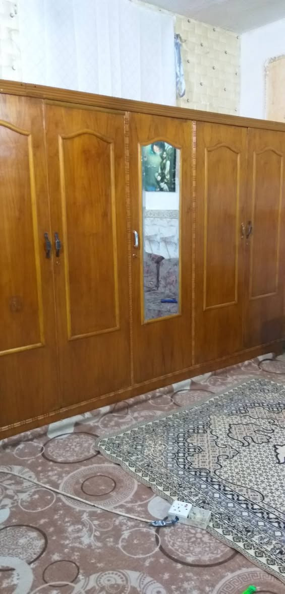 كنتور ٥ أبواب صاج تفصال ثقيل نظيف جدا مليان رفوف الوسط مرايه كبيره خمسه ميل خلف ساحة الصلاه قرب مدرسة بور سعيد السعر  ٣٠٠


**إذا كنت صاحب هذا الإعلان وتريد حذفه لأي سبب، رجاءا أرسل رسالة إلى الدعم الفني**