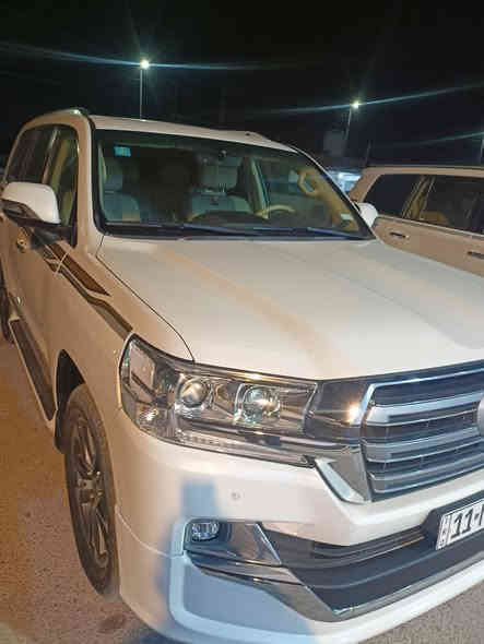 السلام عليكم
لاندكروز جكسار موديل 17
رقم بغداد بأسمي 
سياره 8سلندر فول مواصفات 
السياره مكفوله كفاله عامه ماعده شخط بسيط بجاملغ الامامي 
السعر 5  دفاتر بيها مجال قليل حك الجيه 
*********** ابو عمار
