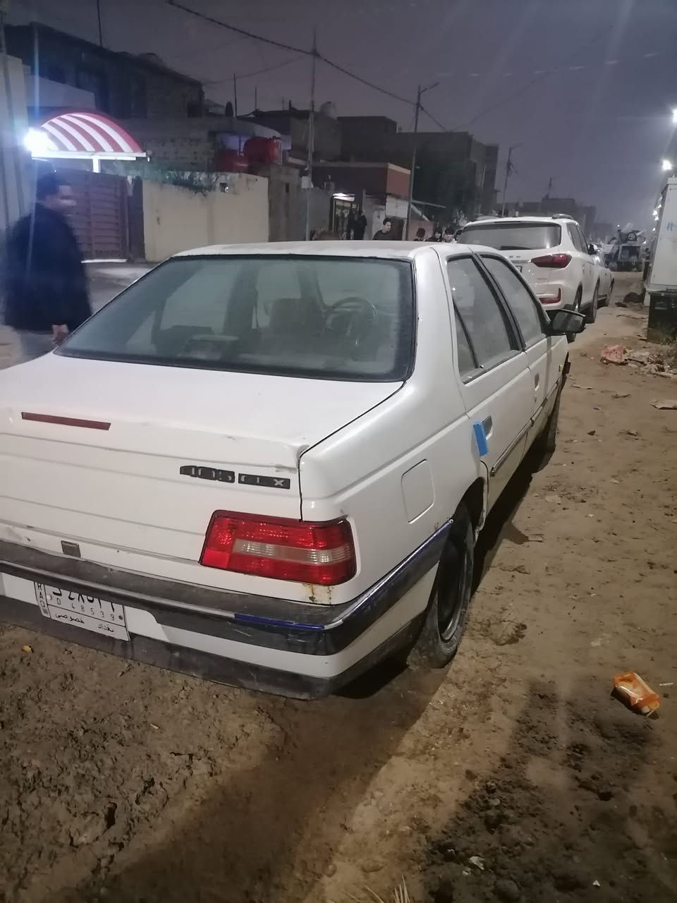 السلام عليكم بيجو 405 موديل 2009 رقم بغداد السعر 28 وبيها مجال السياره حلوه وجاهزه للاستفسار اتصال على الرقم***********
